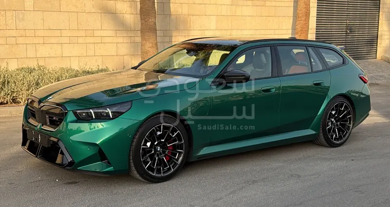 2025 بي ام دبليو الفئة ام إم 5 كومباتيشن باكج