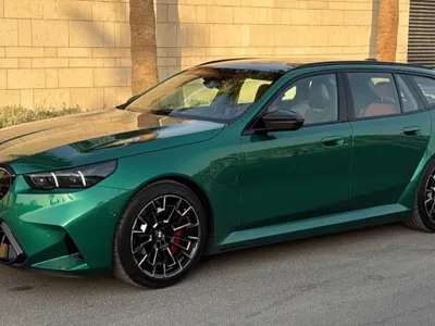 2025 بي ام دبليو الفئة ام إم 5 كومباتيشن باكج