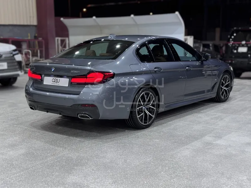 2021 بي ام دبليو الفئة الخامسة 530 أي