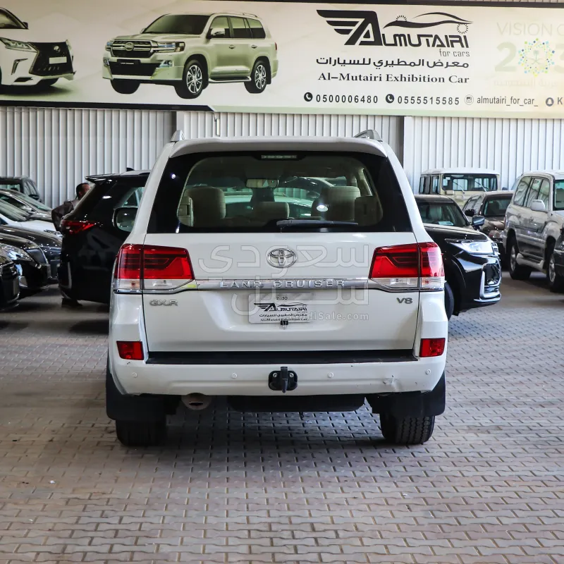 2019 تويوتا لاند كروزر جي اكس ار