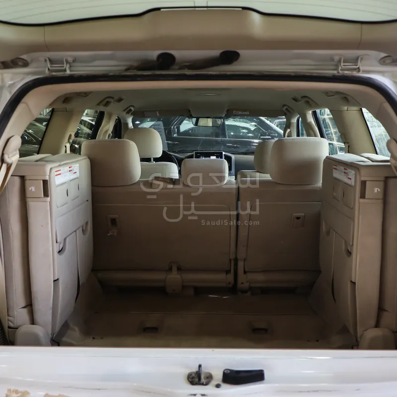 2019 تويوتا لاند كروزر جي اكس ار