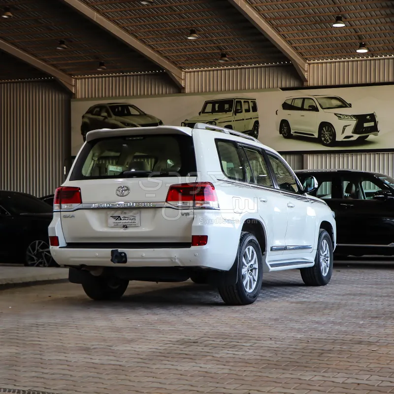 2019 تويوتا لاند كروزر جي اكس ار