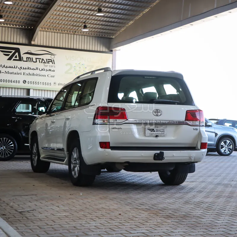 2019 تويوتا لاند كروزر جي اكس ار