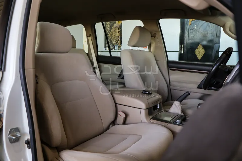 2019 تويوتا لاند كروزر جي اكس ار