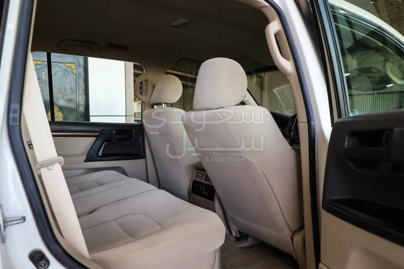 2019 تويوتا لاند كروزر جي اكس ار