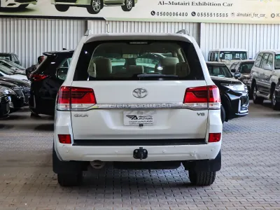 2019 تويوتا لاند كروزر جي اكس ار