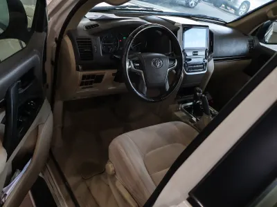 2019 تويوتا لاند كروزر جي اكس ار