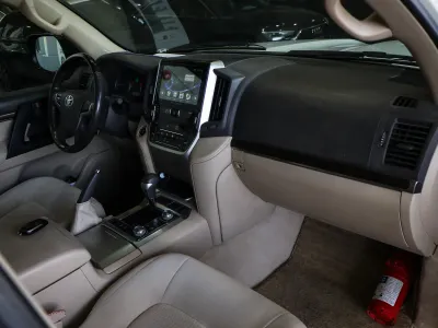 2019 تويوتا لاند كروزر جي اكس ار