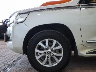 2019 تويوتا لاند كروزر جي اكس ار