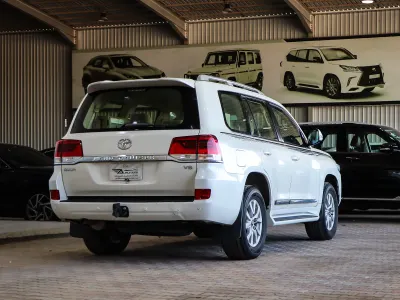 2019 تويوتا لاند كروزر جي اكس ار