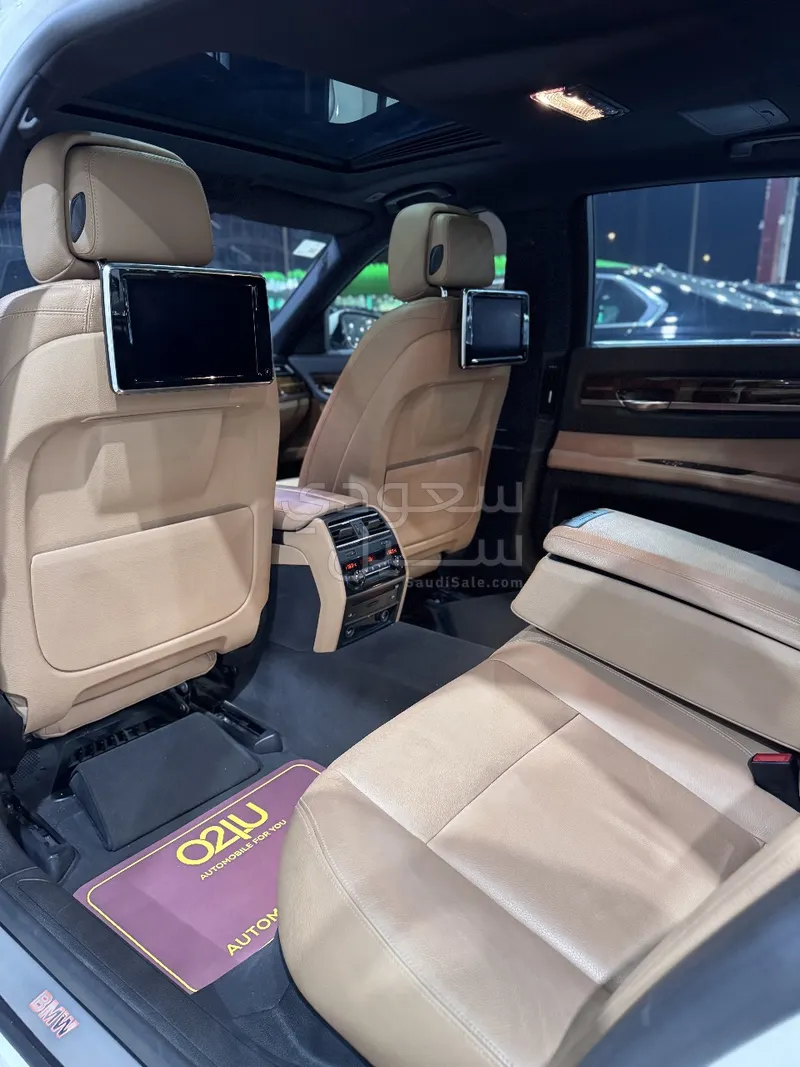 2014 بي ام دبليو الفئة السابعة 730 إل أي