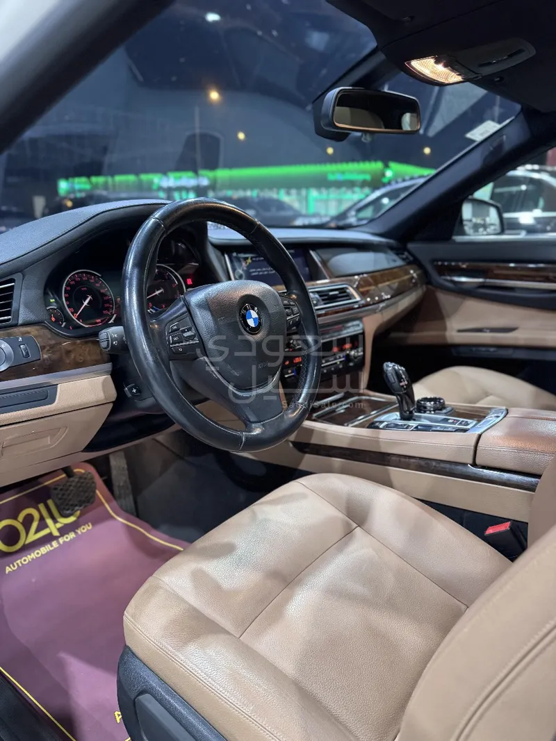 2014 بي ام دبليو الفئة السابعة 730 إل أي