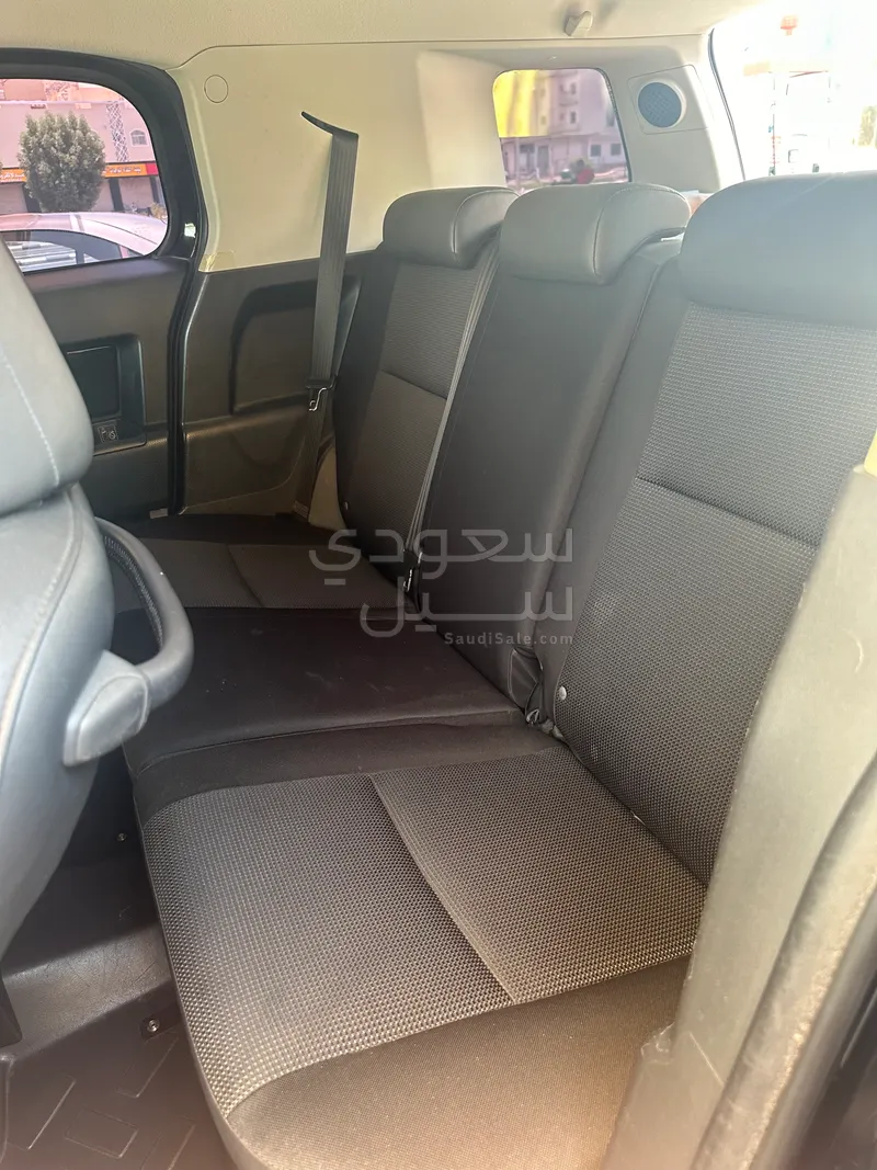 2015 تويوتا اف جي كروزر 2