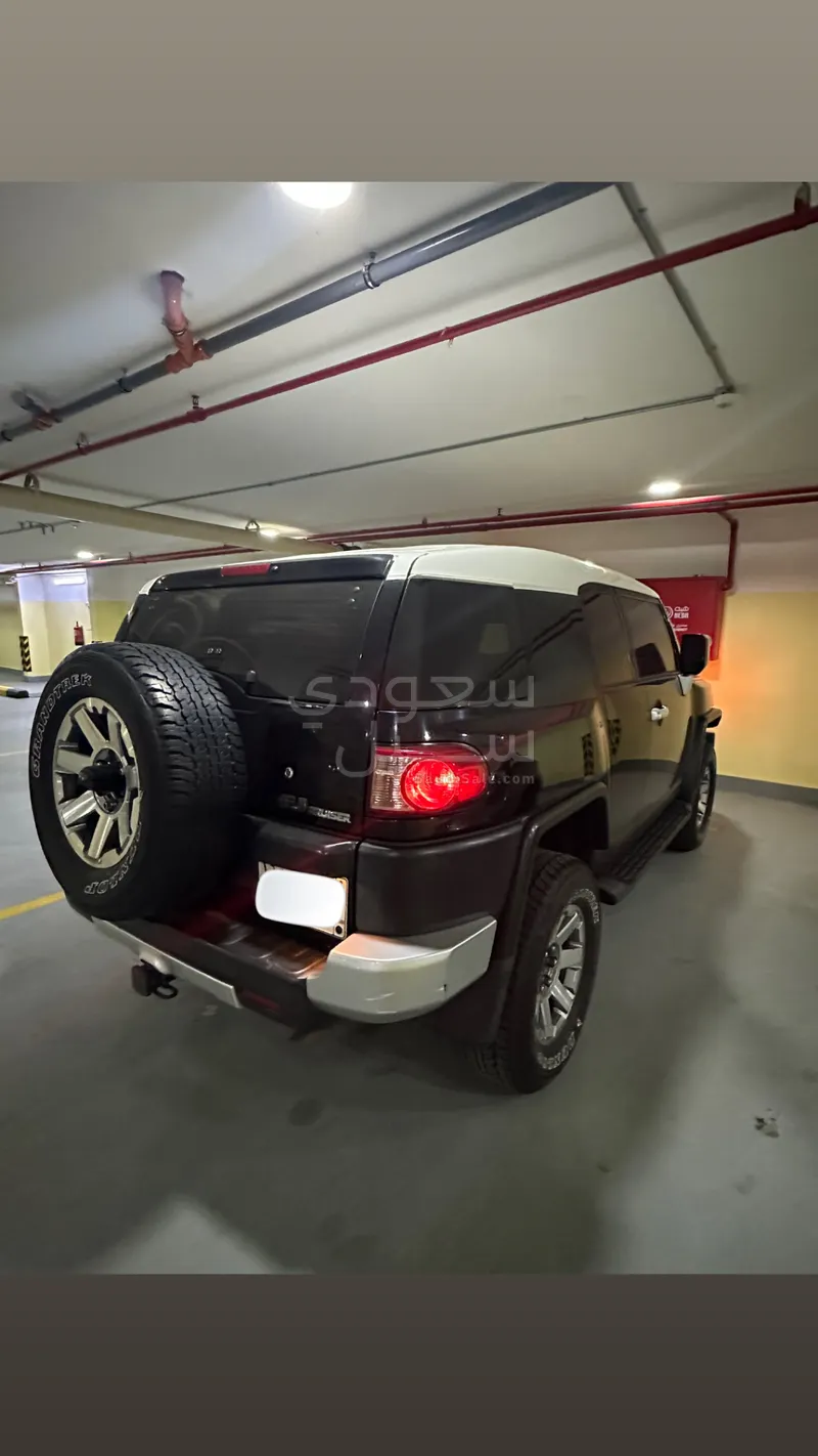 2015 تويوتا اف جي كروزر 2