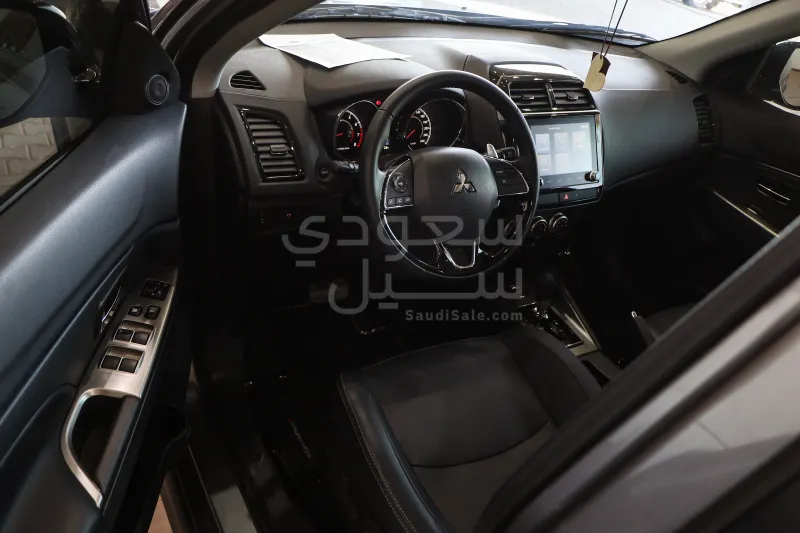 2024 متسوبيشي اي اس اكس