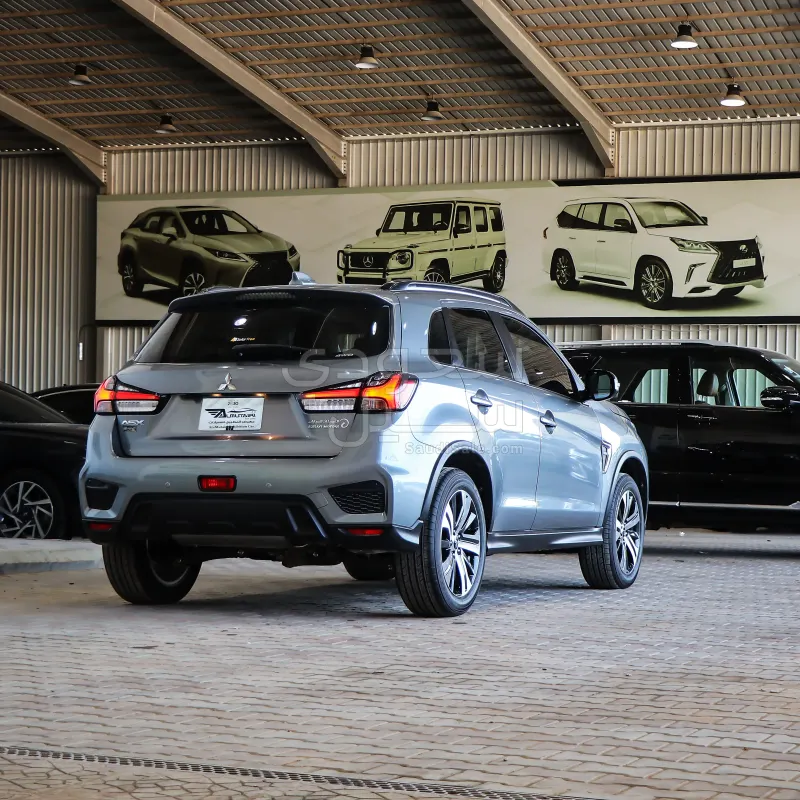 2024 متسوبيشي اي اس اكس