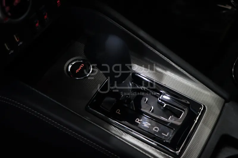 2024 متسوبيشي اي اس اكس