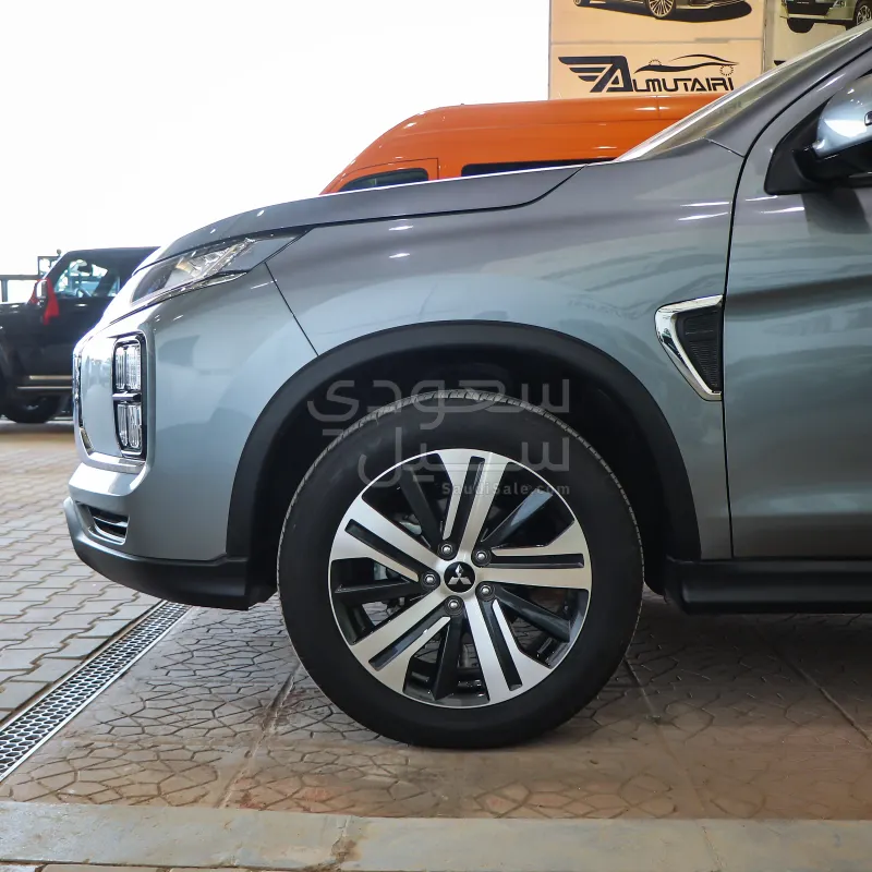 2024 متسوبيشي اي اس اكس