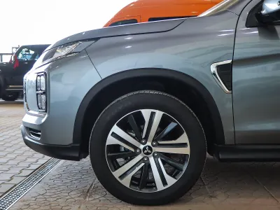 2024 متسوبيشي اي اس اكس