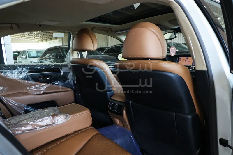 2014 لكزس إل إس 460