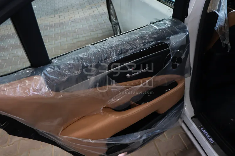 2014 لكزس إل إس 460