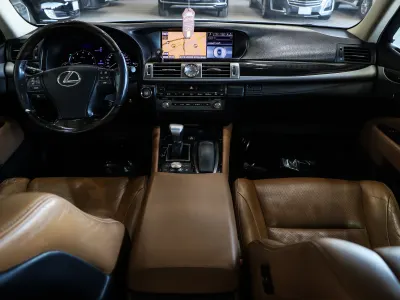 2014 لكزس إل إس 460