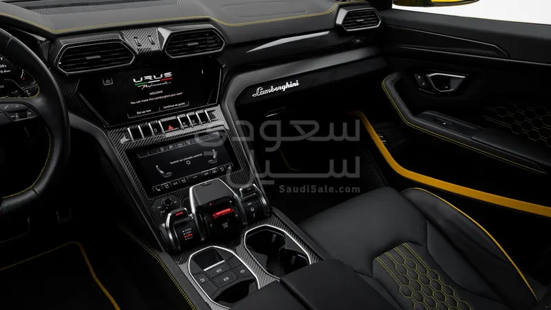 2023 لمبرجيني اوروس بيرفورمانتي