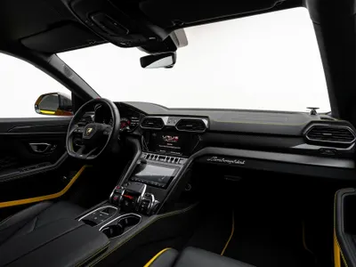 2023 لمبرجيني اوروس بيرفورمانتي