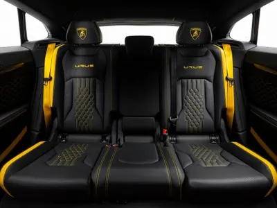 2023 لمبرجيني اوروس بيرفورمانتي