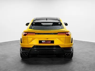 2023 لمبرجيني اوروس بيرفورمانتي