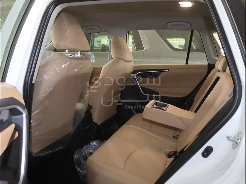 2025 تويوتا راف 4