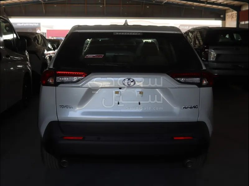 2025 تويوتا راف 4