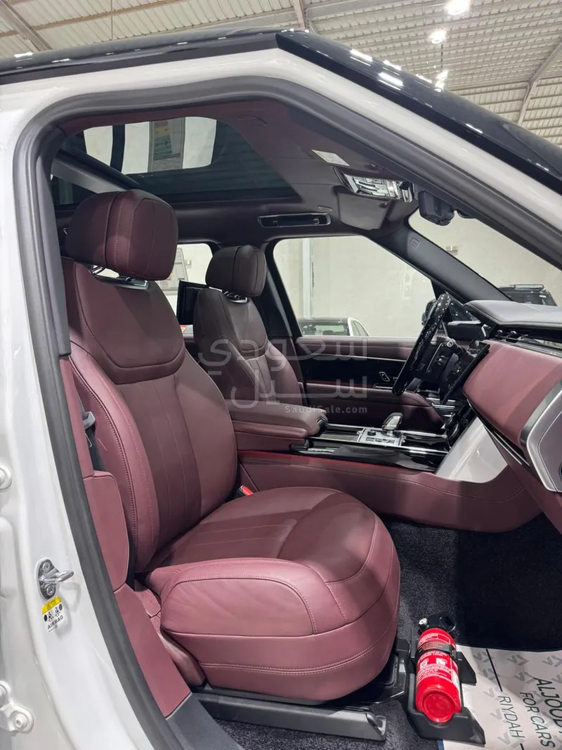 2023 لاند روفر رينج روفر اوتوبيوغرافي