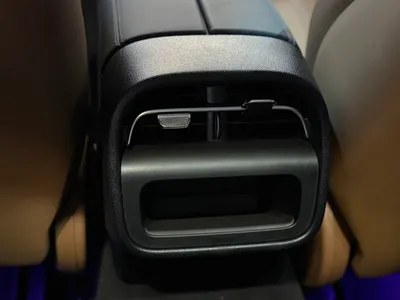 2024 مرسيدس - بنز إي 200