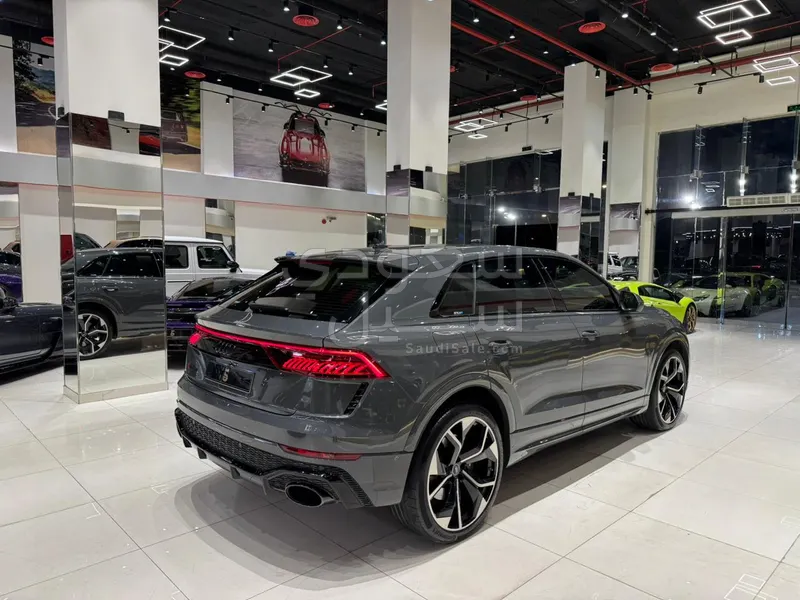 2023 Audi RS Q8