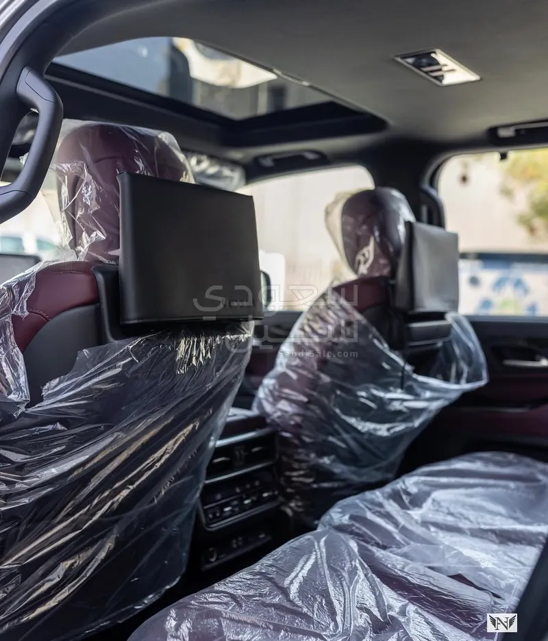 2023 لكزس إل إكس 600