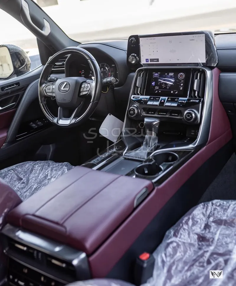 2023 لكزس إل إكس 600