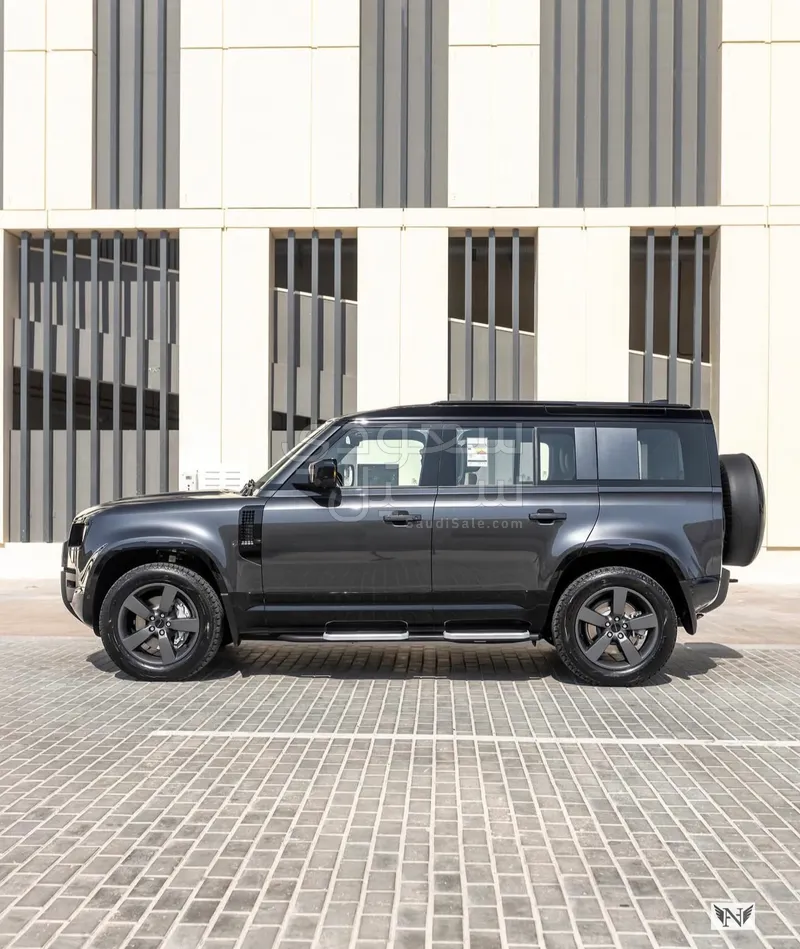 2026 لاند روفر ديفيندر 110