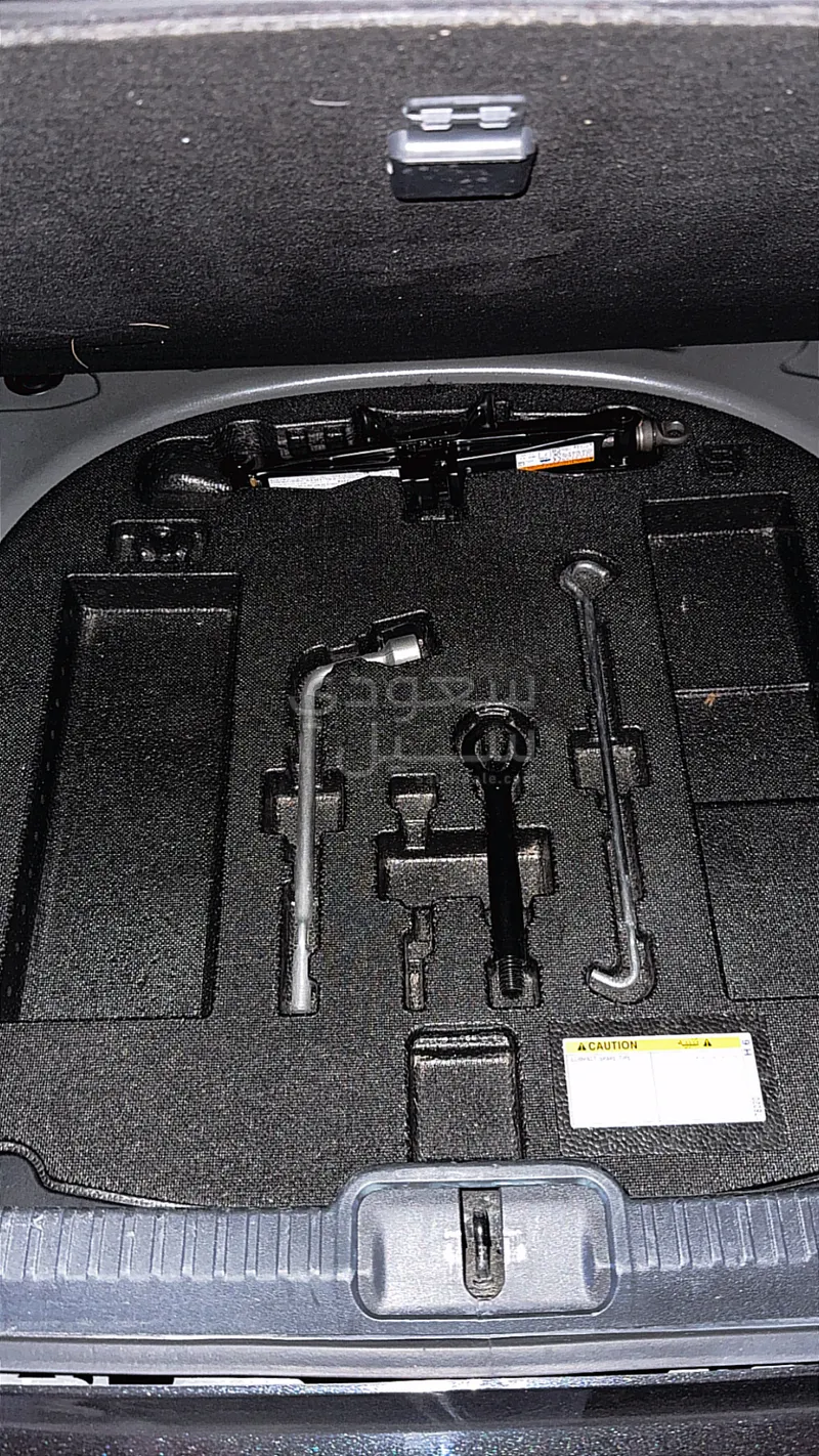 2022 لكزس آي إس 300