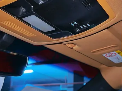 2022 لكزس آي إس 300