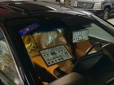 2022 لكزس آي إس 300