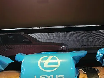 2022 لكزس آي إس 300