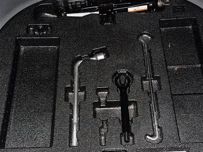 2022 لكزس آي إس 300