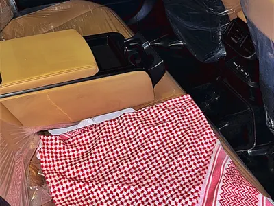 2022 لكزس آي إس 300