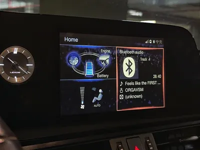 2022 لكزس آي إس 300