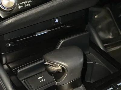 2022 لكزس آي إس 300