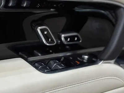 2025 لاند روفر رينج روفر اوتوبيوغرافي