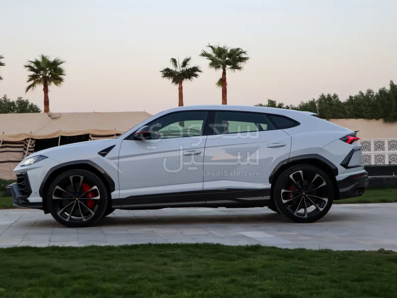 2021 لمبرجيني اوروس