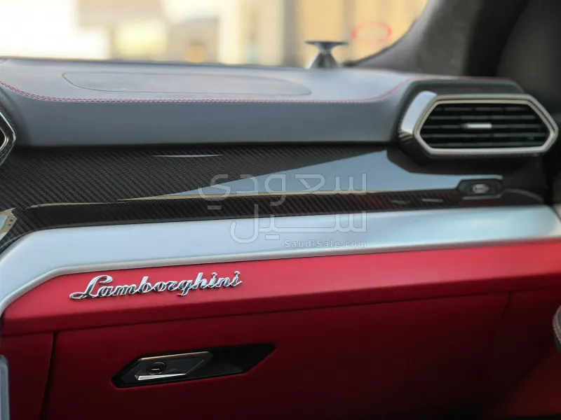 2021 لمبرجيني اوروس