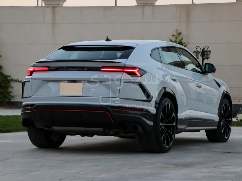 2021 لمبرجيني اوروس